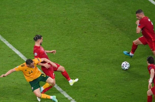 Bale trình diễn 2 bộ mặt, xứ Wales vượt ải Thổ Nhĩ Kỳ - Bóng Đá