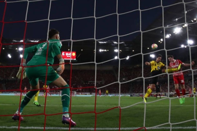 Thần đồng rực sáng, Dortmund dẫn đầu Bundesliga - Bóng Đá