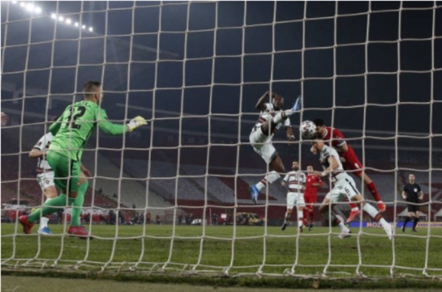 Tam tấu thay nhau tỏa sáng, Barcelona hiên ngang tiến vào vòng 1/8 - Bóng Đá