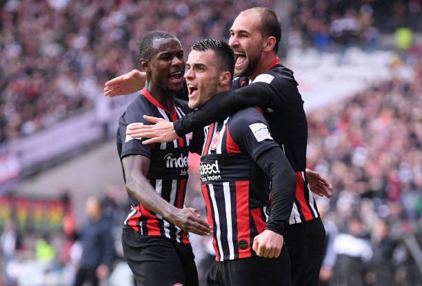 Boateng 'ăn' thẻ đỏ, Bayern Munich nhận trận thua lịch sử - Bóng Đá