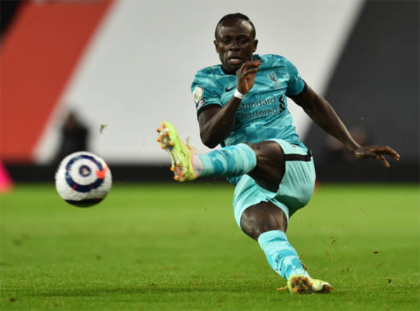 Inside Tottenham billionaire owner Joe Lewis’ £113m superyacht complete with a full sized tennis court - Bóng Đá