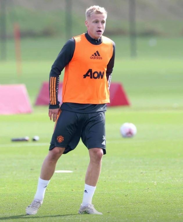  Jorginho bất lực, Chiellini xin 'miếng áo' Messi - Bóng Đá