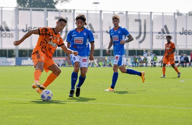 Ronaldo khai hỏa, Juve thắng đậm Novara - Bóng Đá