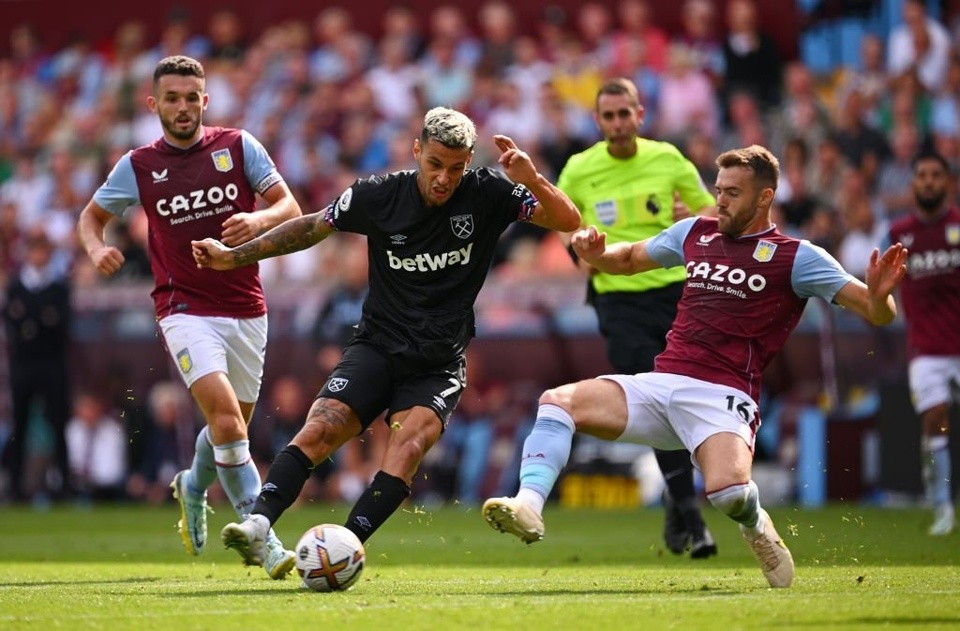 Đội của Gerrard lại thua; Newcastle đẩy M.U xuống vị trí thứ 8 - Bóng Đá