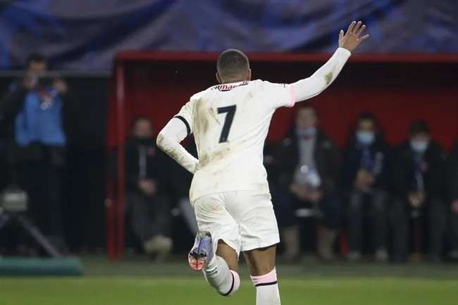 Lampard gửi đề nghị 30 triệu bảng đến Chelsea - Bóng Đá