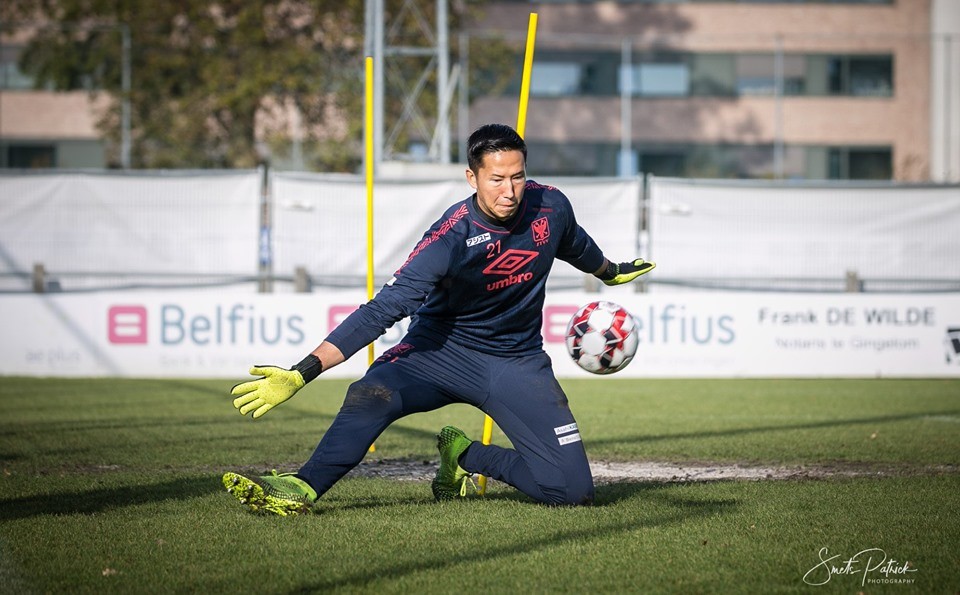 Công Phượng sánh vai cùng 