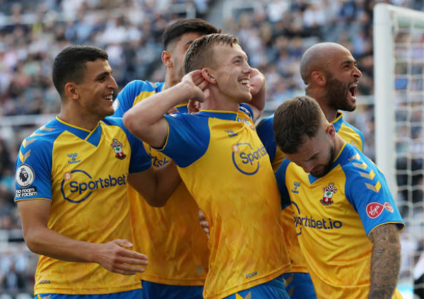 5 điều có thể bạn bỏ lỡ ở vòng 3 NHA: Những chiếc thẻ đỏ tai hại - Bóng Đá