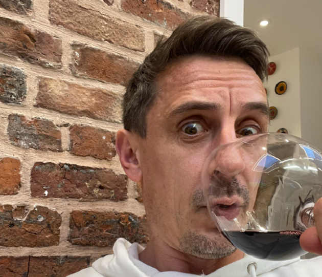 Gary Neville ê mặt vì cười cợt Liverpool - Bóng Đá