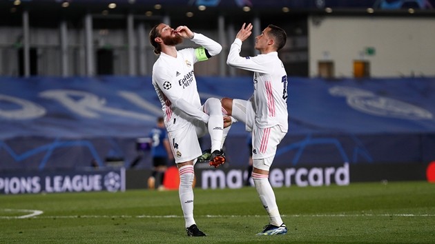 Vinicius bỏ lỡ khó tin - Bóng Đá