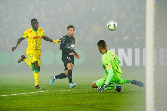 Ảnh PSG thua Nantes - Bóng Đá