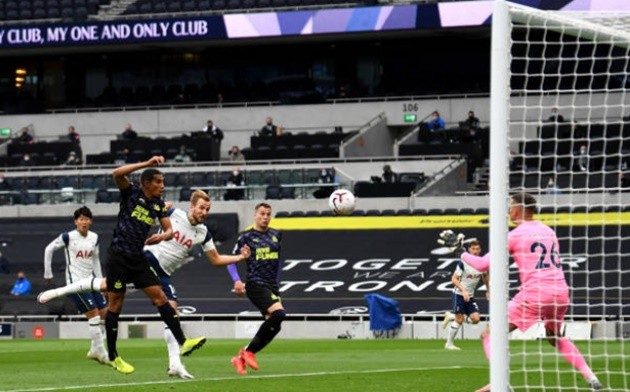Bale giật mình, Harry Kane sắm vai De Bruyne hạ Newcastle - Bóng Đá