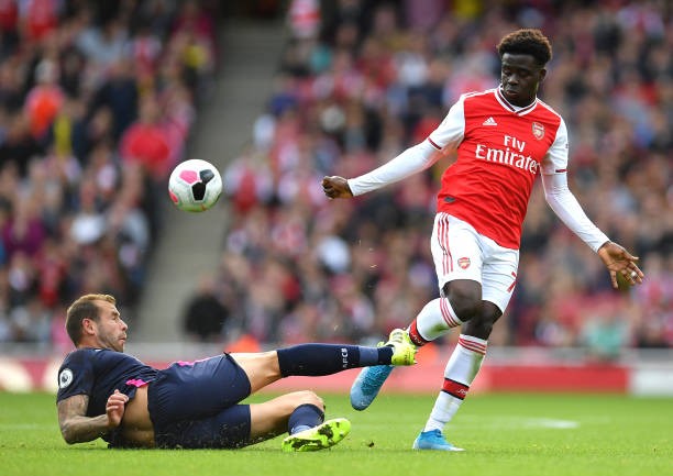 Chế Ronaldo đá phạt - Bóng Đá