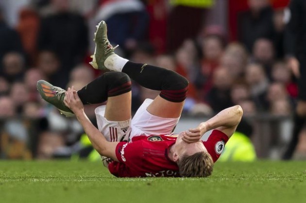 McTominay chấn thương, cờ đến tay Van de Beek  - Bóng Đá
