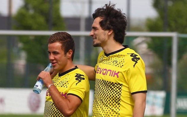 Từ vụ Rakitic, những ngôi sao trở về 