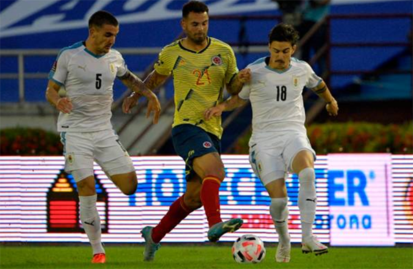 Cavani, Suarez nổ súng, Uruguay quật ngã Colombia ngay trên sân khách - Bóng Đá