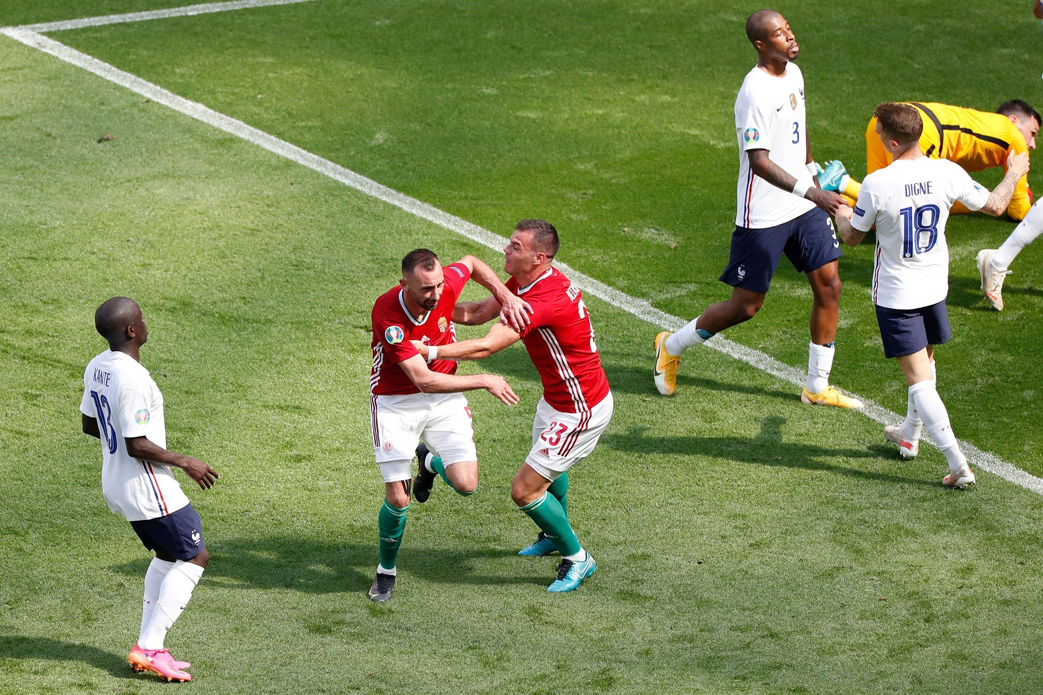 2 điều điên rồ xuất hiện ở trận Hungary 1-1 Pháp - Bóng Đá