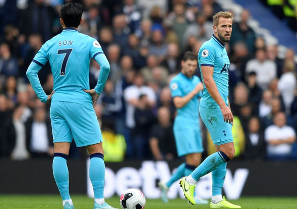 Thủ quân mắc sai lầm rồi chấn thương, Tottenham lại tiếp tục thua thảm - Bóng Đá