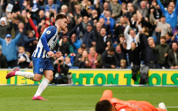 Thủ quân mắc sai lầm rồi chấn thương, Tottenham lại tiếp tục thua thảm - Bóng Đá