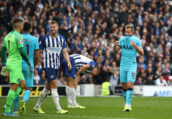 Thủ quân mắc sai lầm rồi chấn thương, Tottenham lại tiếp tục thua thảm - Bóng Đá