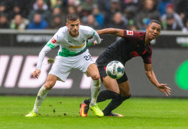 Ngôi đầu Bundesliga chính thức vào tay chủ nhân mới - Bóng Đá