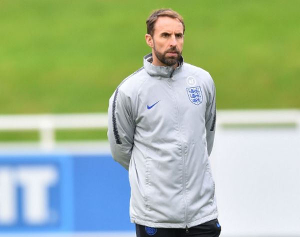 Tuyển Anh tập luyện - Bóng Đá