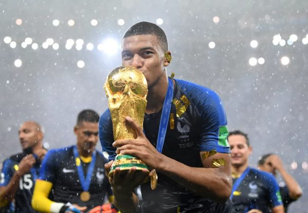 Bóng đá châu Âu đang thay đổi, một kỳ EURO bùng nổ sắp diễn ra - Bóng Đá