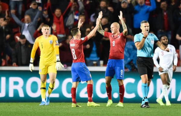 Thua ngược CH Séc, tuyển Anh bỏ lỡ cơ hội giành vé sớm - Bóng Đá