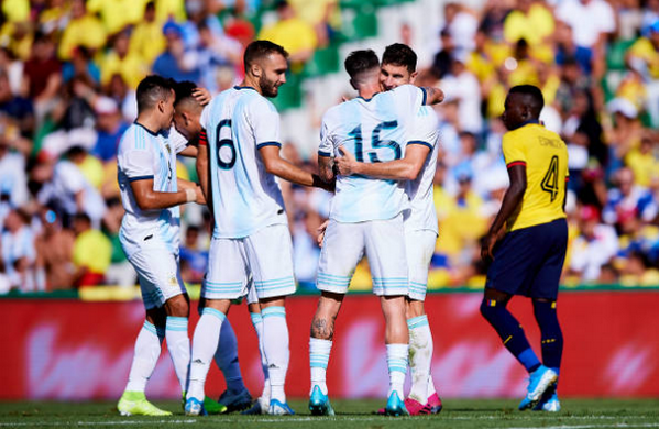 Messi bị cấm thi đấu, Argentina 'vô tình' tìm thấy sát thủ mới (Alario) - Bóng Đá