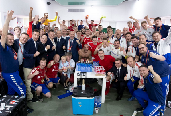 CHÍNH THỨC: Nga, Ba Lan giành vé đến EURO 2020 - Bóng Đá