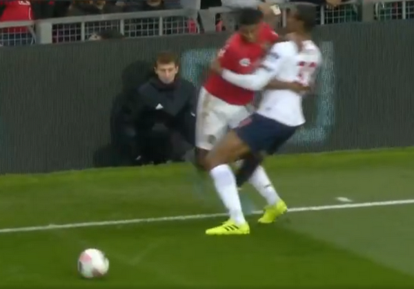 Cận cảnh hai tình huống Rashford hạ 'đo ván' cặp trung vệ Liverpool - Bóng Đá