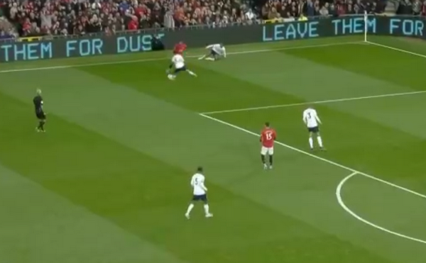 Cận cảnh hai tình huống Rashford hạ 'đo ván' cặp trung vệ Liverpool - Bóng Đá