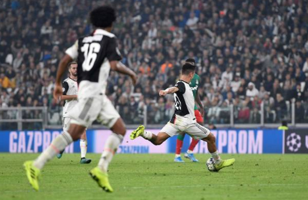 Cú đúp cuối trận, Dybala ngoạn mục 'giải cứu' Juve - Bóng Đá