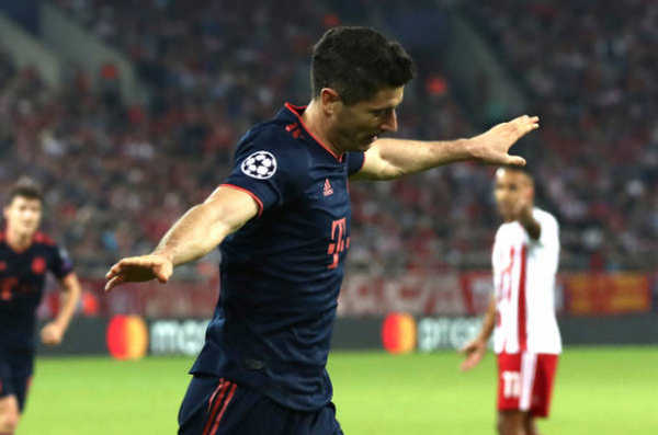 12 trận liên tiếp ghi bàn, hãy gọi Lewy là 'siêu nhân' - Bóng Đá