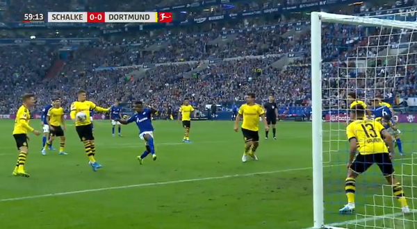 Quá nhiều may mắn, Dortmund 'hú vía' rời derby vùng Ruhr - Bóng Đá
