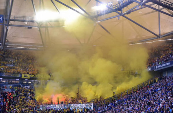 Quá nhiều may mắn, Dortmund 'hú vía' rời derby vùng Ruhr - Bóng Đá