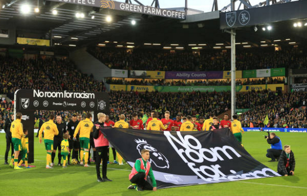 Đâu chỉ 2 quả pen, Tim Krul còn có pha cứu thua không tưởng khoảng cách 3m - Bóng Đá