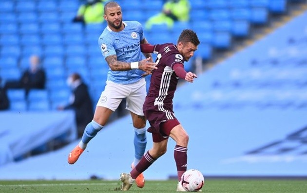 CĐV Man City yêu cầu tống khứ Kyler Walker - Bóng Đá