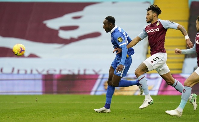 Danny Welbeck lốp bóng giúp đội nhà hạ gục hiện tượng Aston Villa - Bóng Đá