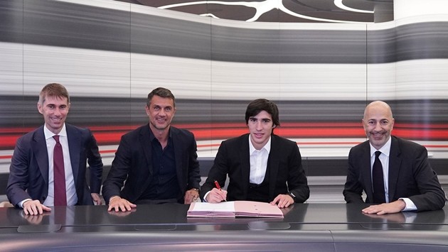 CHÍNH THỨC: Sandro Tonali chuyển đến AC Milan - Bóng Đá