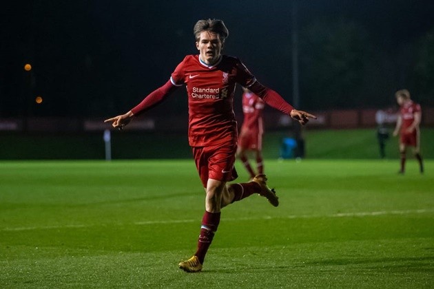 Manchester United are set to confirm the signing of midfielder youth star Ethan Ennis. - Bóng Đá