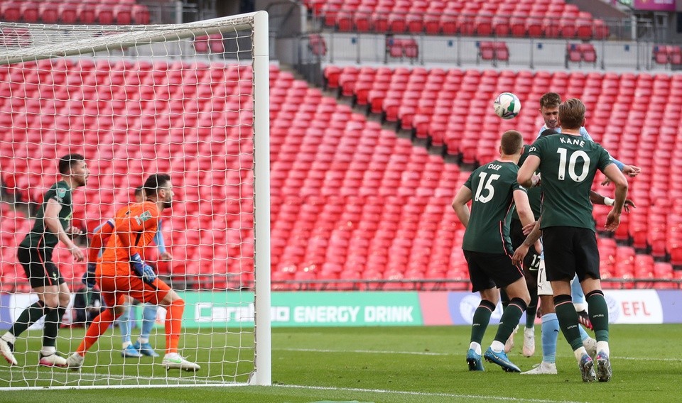 Niềm vui nhân đôi, Man City ăn mừng quá đặc biệt - Bóng Đá