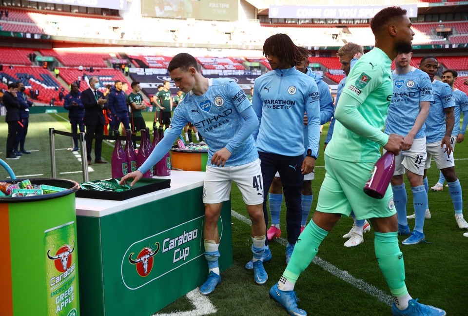 Niềm vui nhân đôi, Man City ăn mừng quá đặc biệt - Bóng Đá