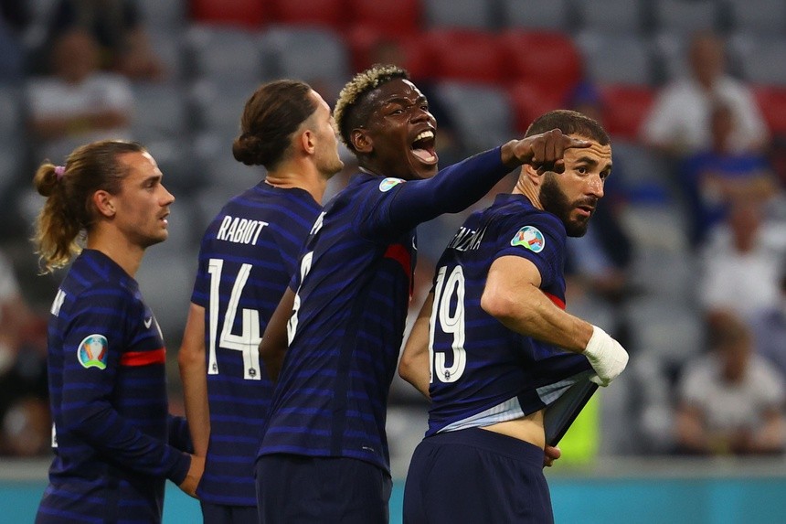 Học theo Ronaldo, Pogba khiến  - Bóng Đá