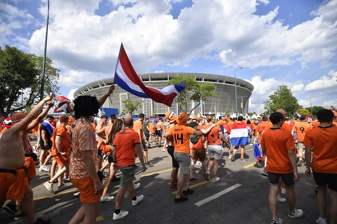 'Cơn lốc màu da cơm' sớm át vía CH Czech - Bóng Đá