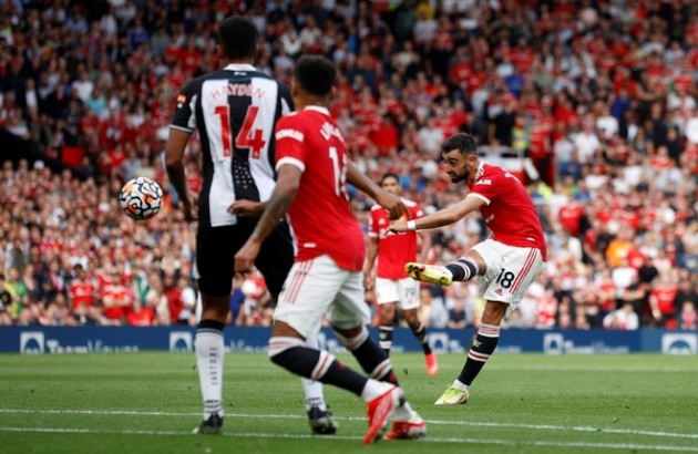 TRỰC TIẾP Man Utd 3-1 Newcastle (H2): Siêu phẩm của Fernandes - Bóng Đá