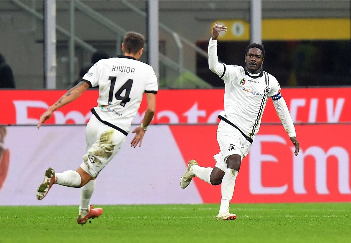 Milan thua ngược Spezia ở phút 90+5 - Bóng Đá
