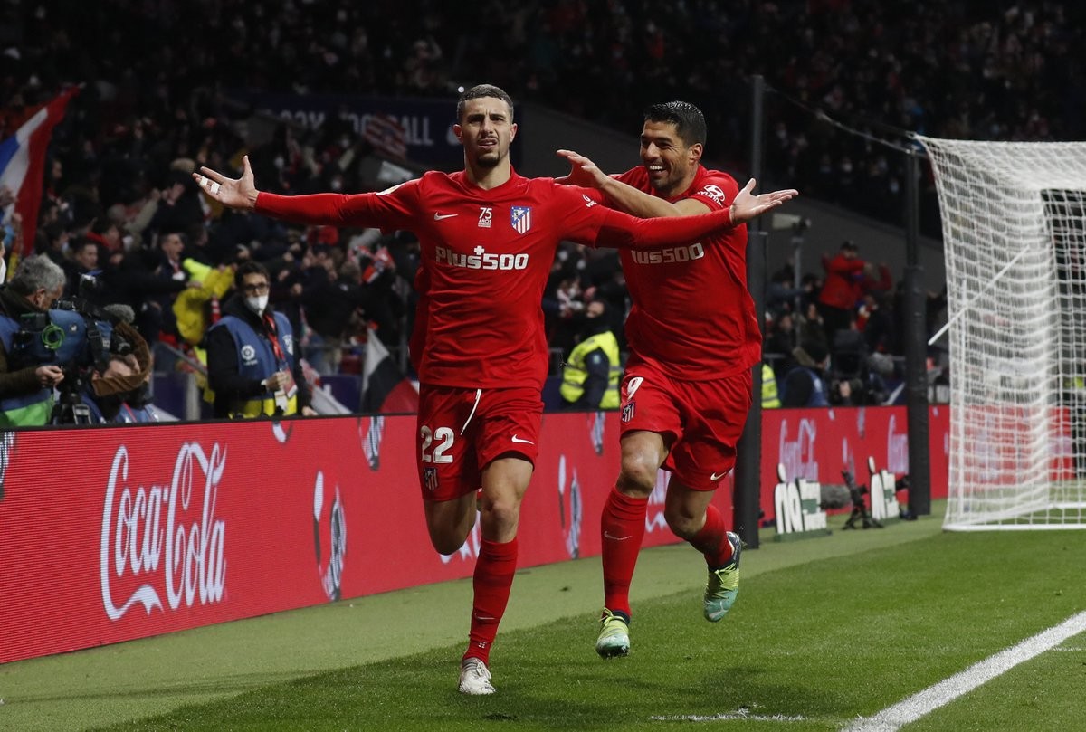 Atletico thắng ngược Valencia vào phút chót - Bóng Đá