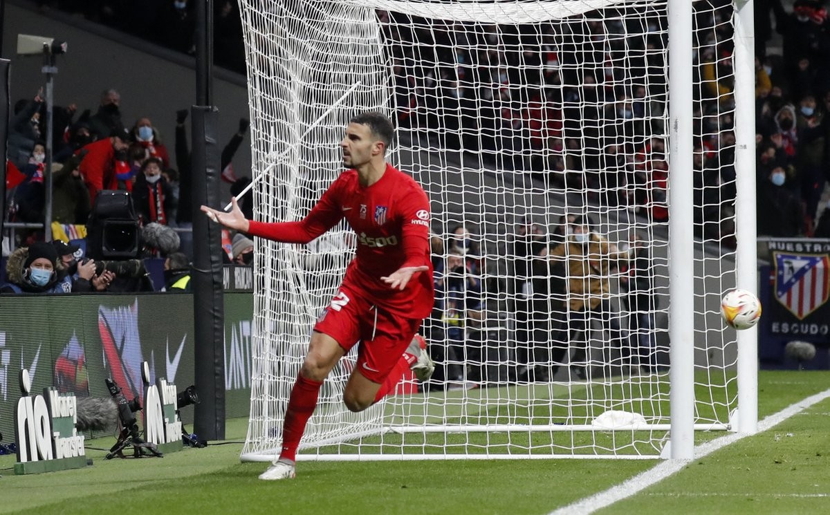 Atletico thắng ngược Valencia vào phút chót - Bóng Đá