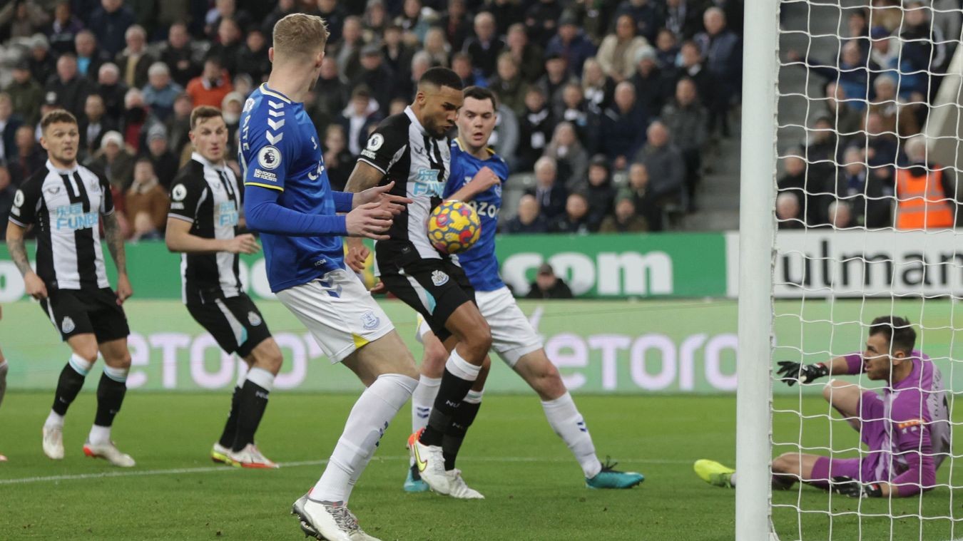 Khắc nghiệt cho Lampard, Van de Beek ra mắt Everton thất vọng - Bóng Đá