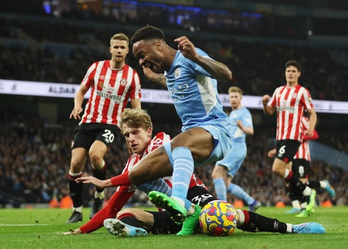 Man City tăng khoảng cách với Liverpool lên 12 điểm - Bóng Đá